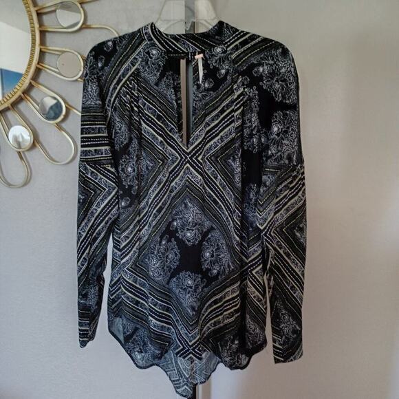 Free People Walking on a Dream Tunic Top Black White S NWOT - Picture 4 of 10